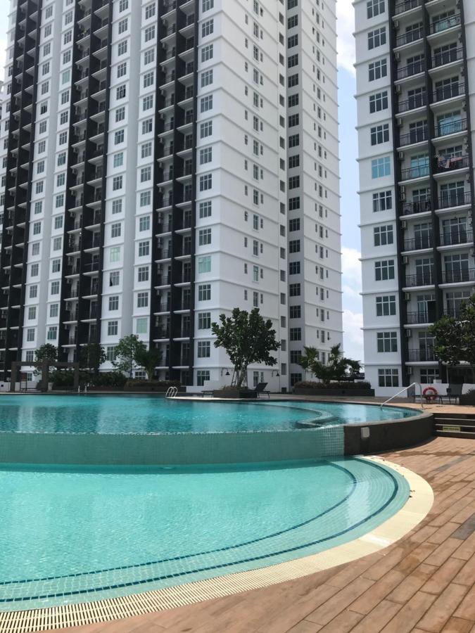 Homestay Sks Apartment Larkin Johor Bahru Bagian luar foto