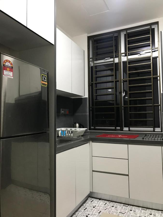Homestay Sks Apartment Larkin Johor Bahru Bagian luar foto
